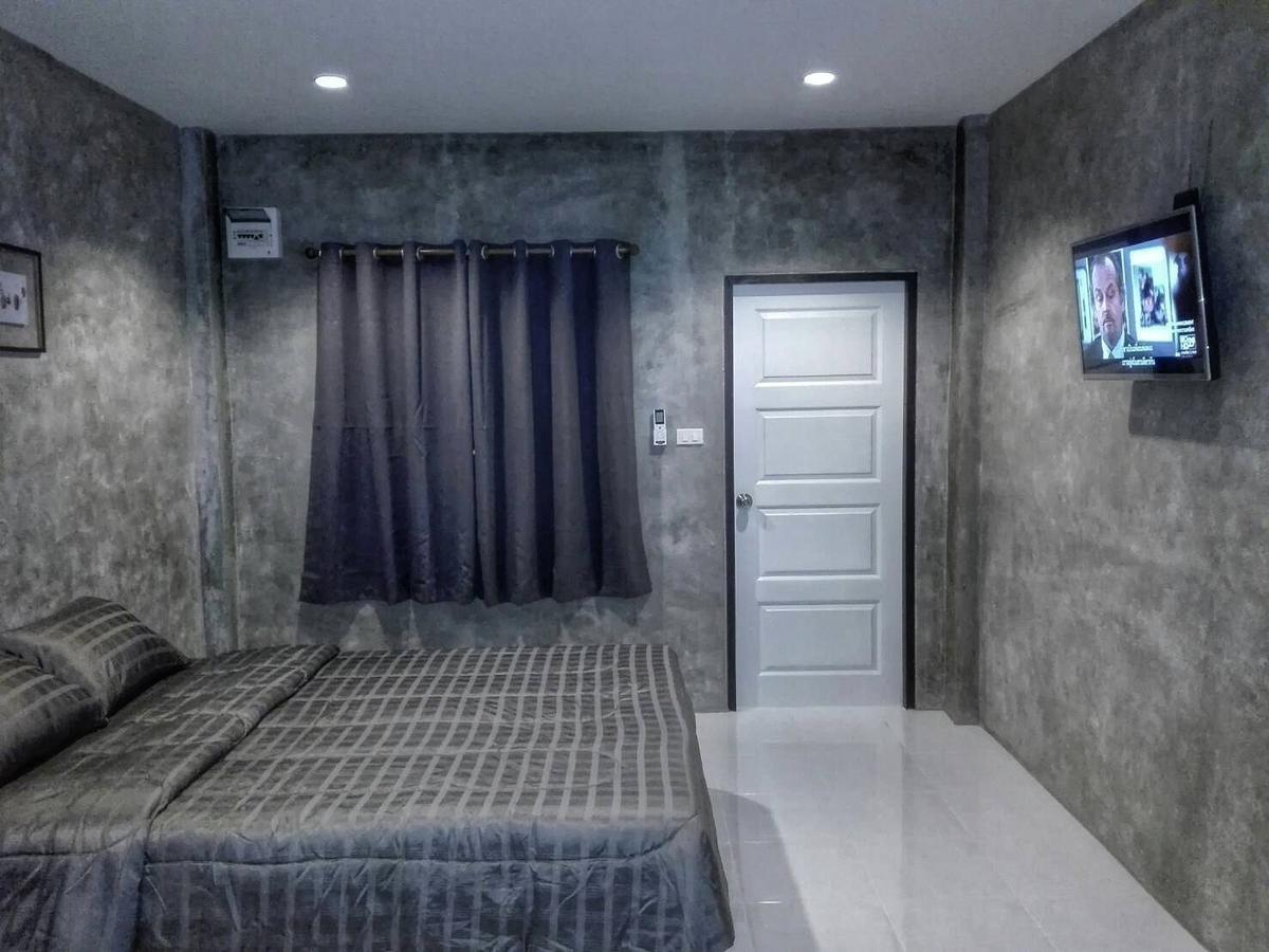 Отель 4Hearts Loft House Сураттхани Экстерьер фото